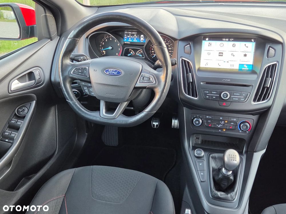 Ford Focus 1.0 EcoBoost Start-Stopp-System ST-LINE DESIGN - 27