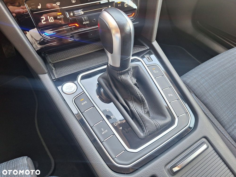 Volkswagen Passat - 35