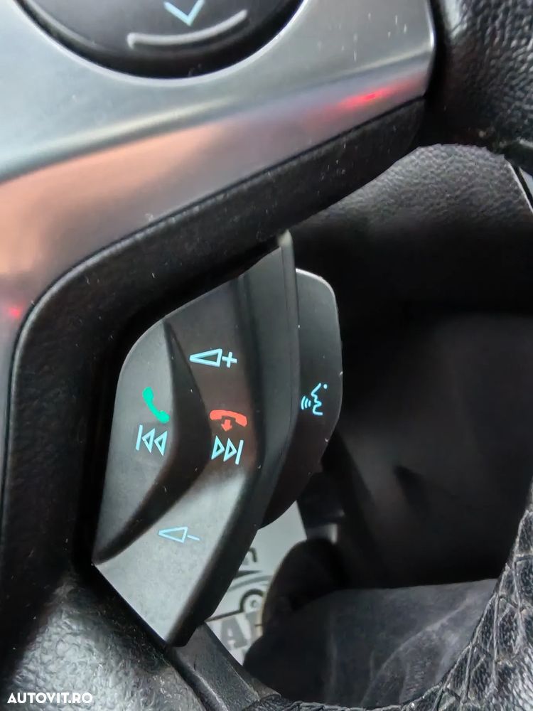 Ford Focus 1.0 EcoBoost Start-Stopp-System Titanium - 12