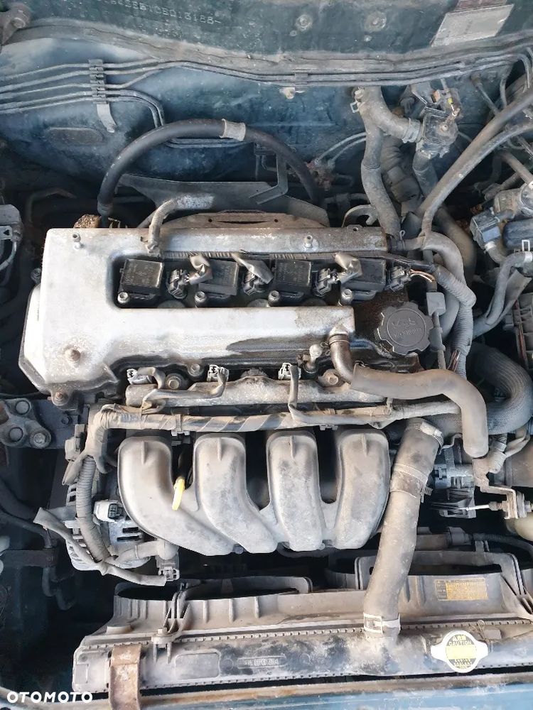 TOYOTA COROLLA 1,4 benzyna - 2000r- cały na części - 7