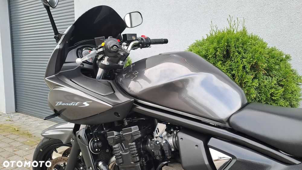 Suzuki Bandit - 34