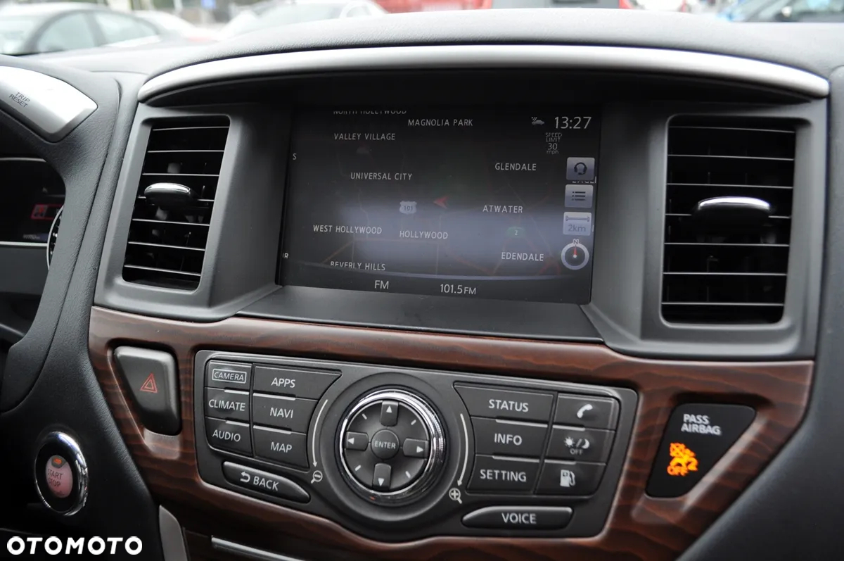 Nissan Pathfinder - 31