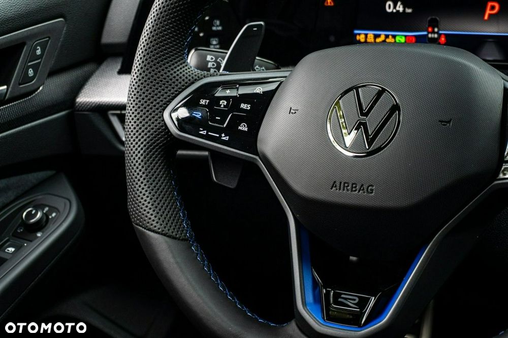 Volkswagen Golf - 28