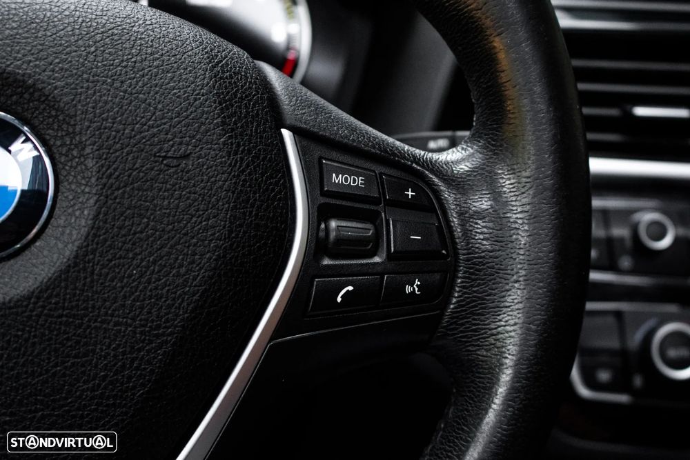 BMW 118 d Aut. Luxury Line - 14
