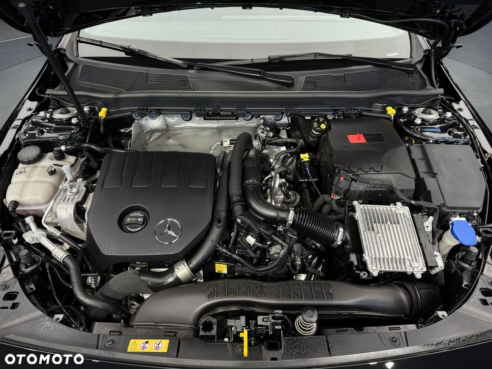 Mercedes-Benz CLA 200 7G-DCT - 22