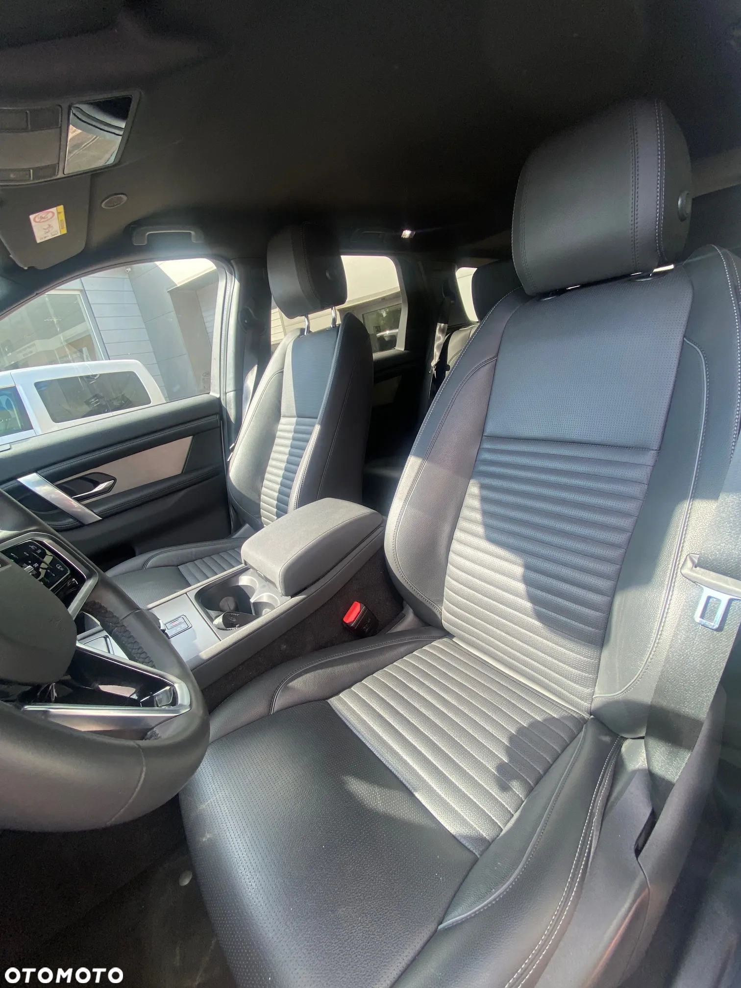 Land Rover Discovery Sport - 8