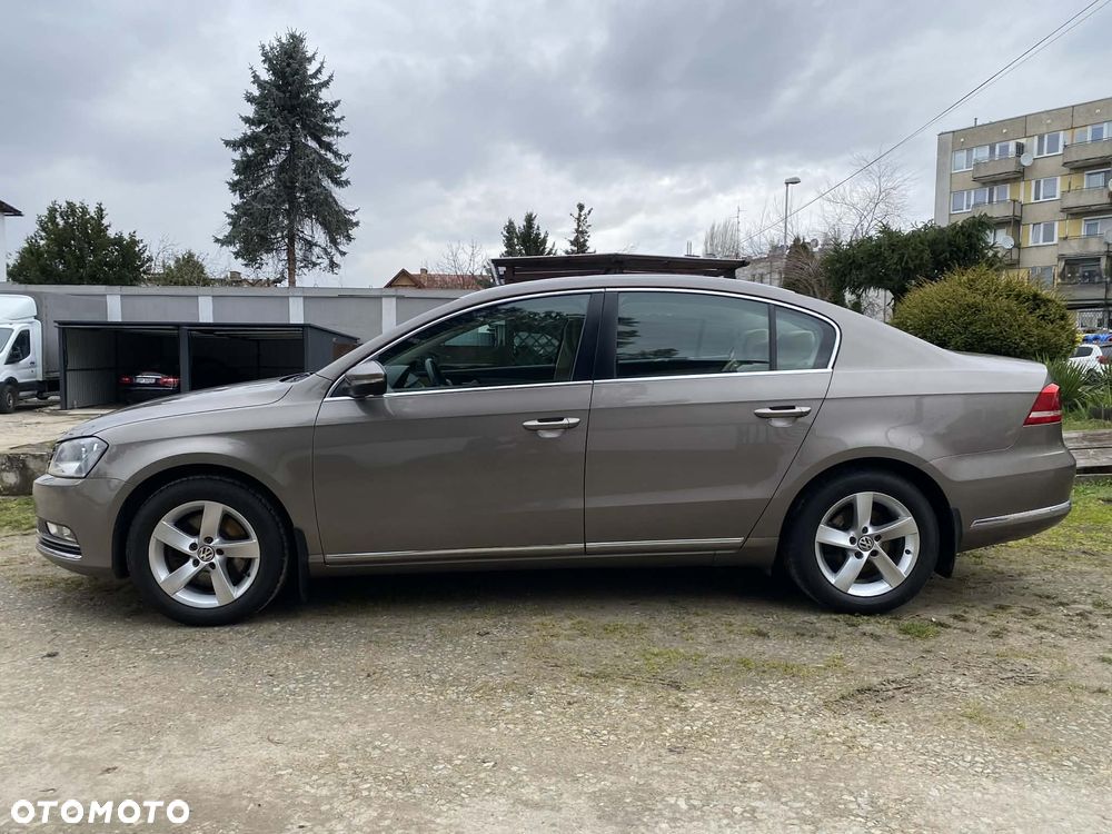 Volkswagen Passat 1.6 TDI Comfortline - 2