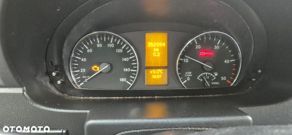 Mercedes-Benz Sprinter - 9