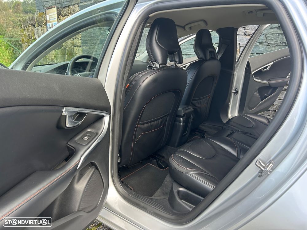 Volvo V40 2.0 D2 Momentum Eco - 14