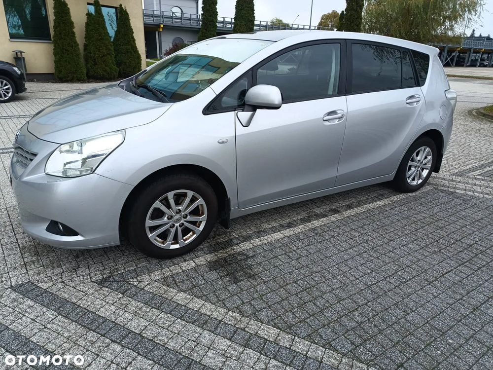 Toyota Verso 1.8 Premium 7os - 2