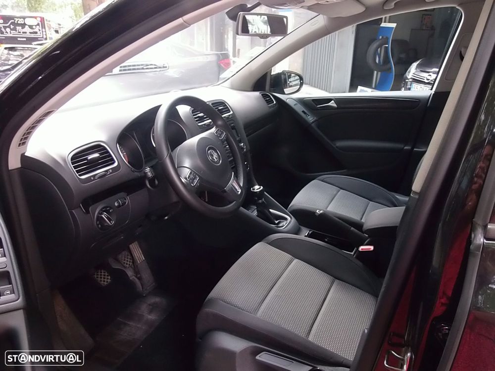 VW Golf 1.6 TDi Highline - 9