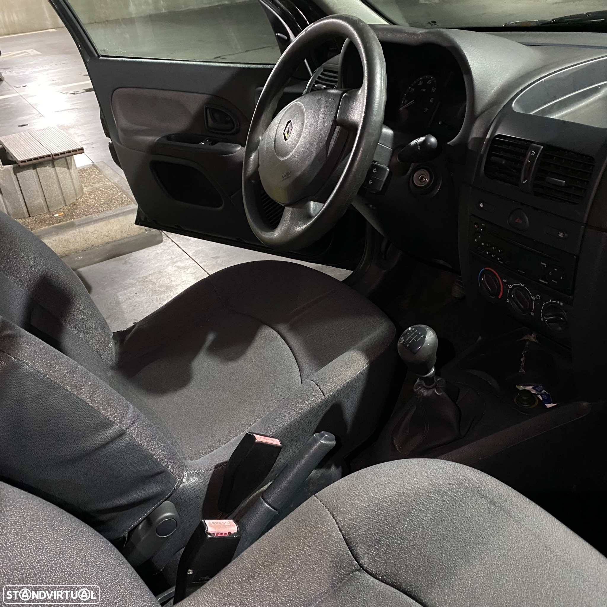 Renault Clio 1.2 Authentique - 10