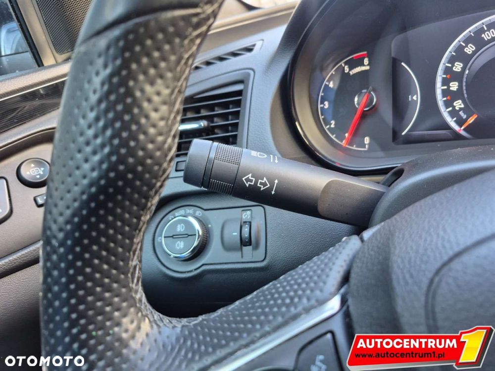 Opel Insignia - 23