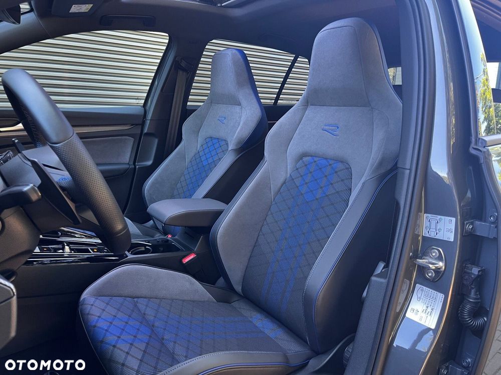 Volkswagen Golf - 16