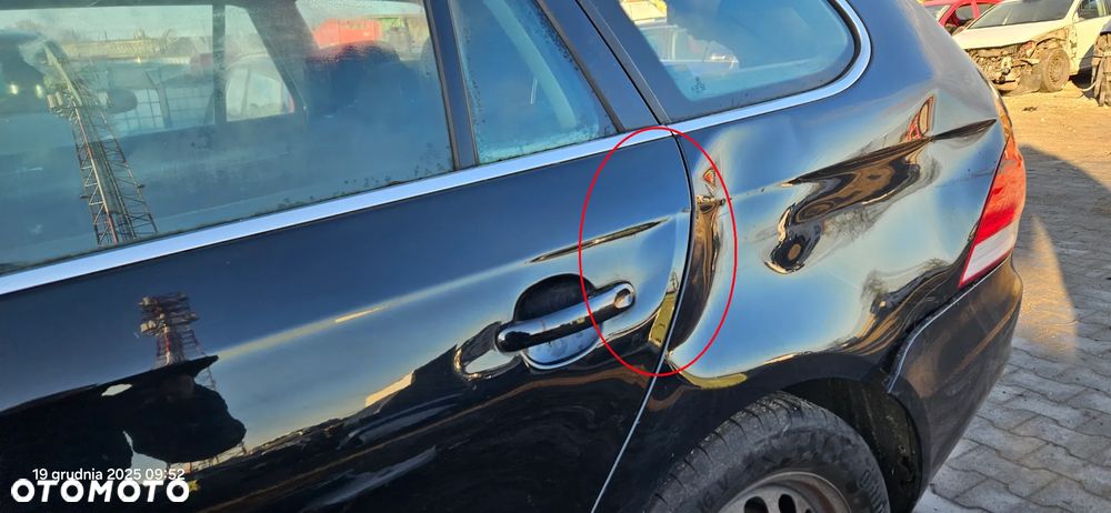 Drzwi  prawe tył tylne VW Golf 5 V kombi 2008r L041 - 4