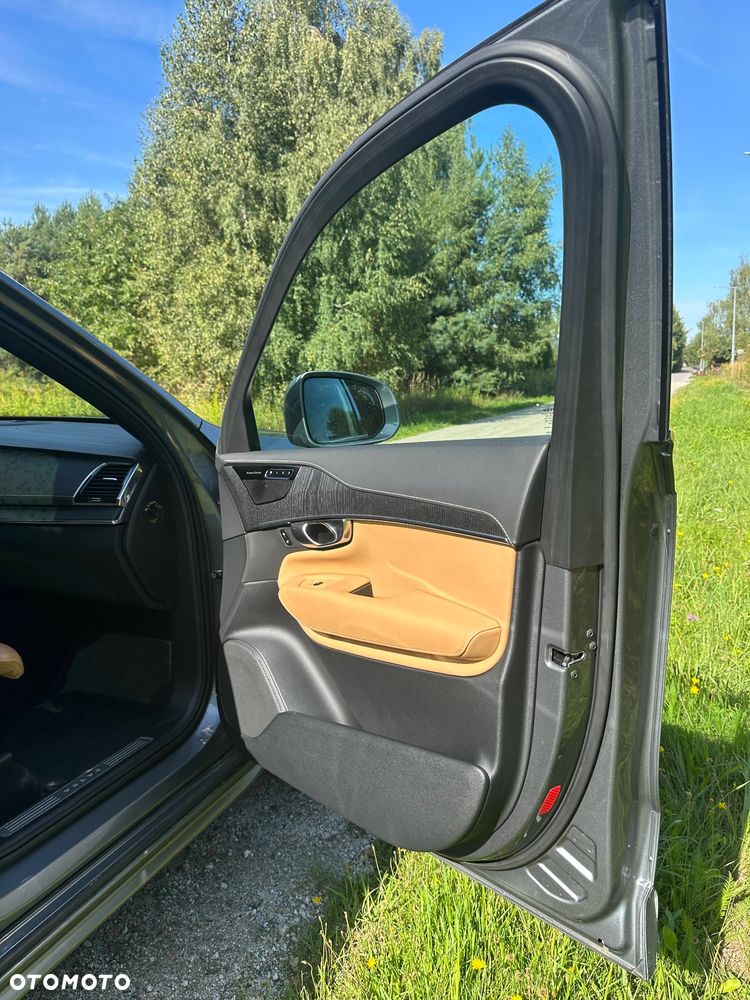 Volvo XC 90 - 22