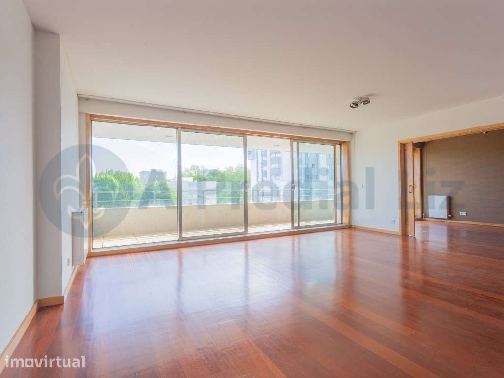 Apartamento T3+1 Duplex - À Rua da Venezuela - Grande imagem: 3/32