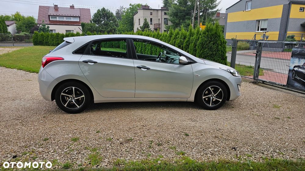 Hyundai i30 1.4 Trend - 18