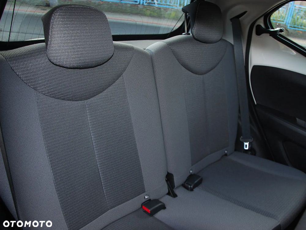 Toyota Aygo x-play - 9