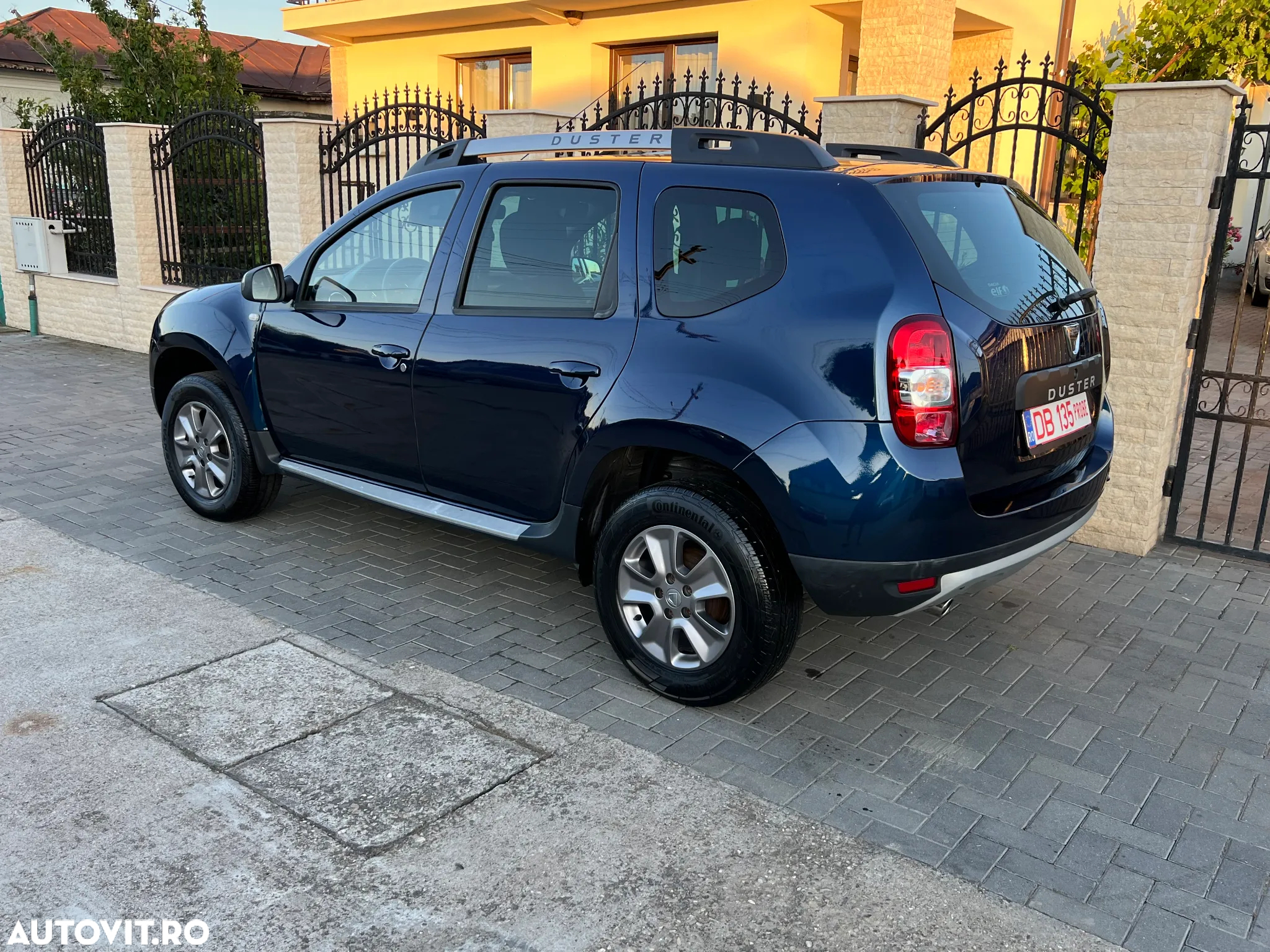 Dacia Duster 1.6 SCe Essential - 4