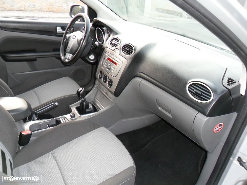 Ford Focus SW 1.6 TDCi Sport - 19