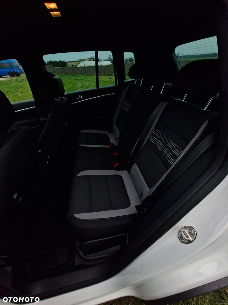 Volkswagen Tiguan - 10