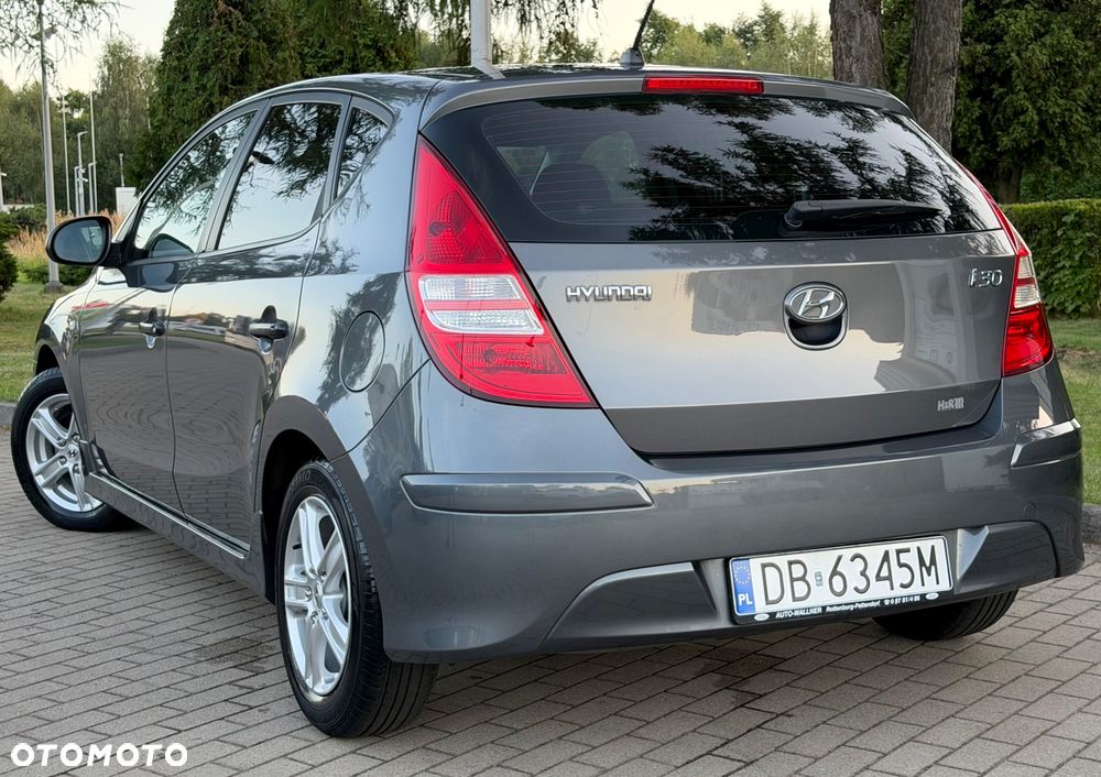 Hyundai i30 1.4 FIFA WM Edition - 24