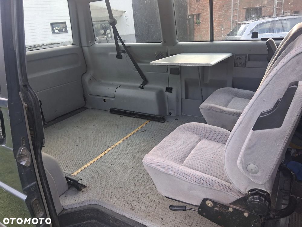 Volkswagen Multivan - 10