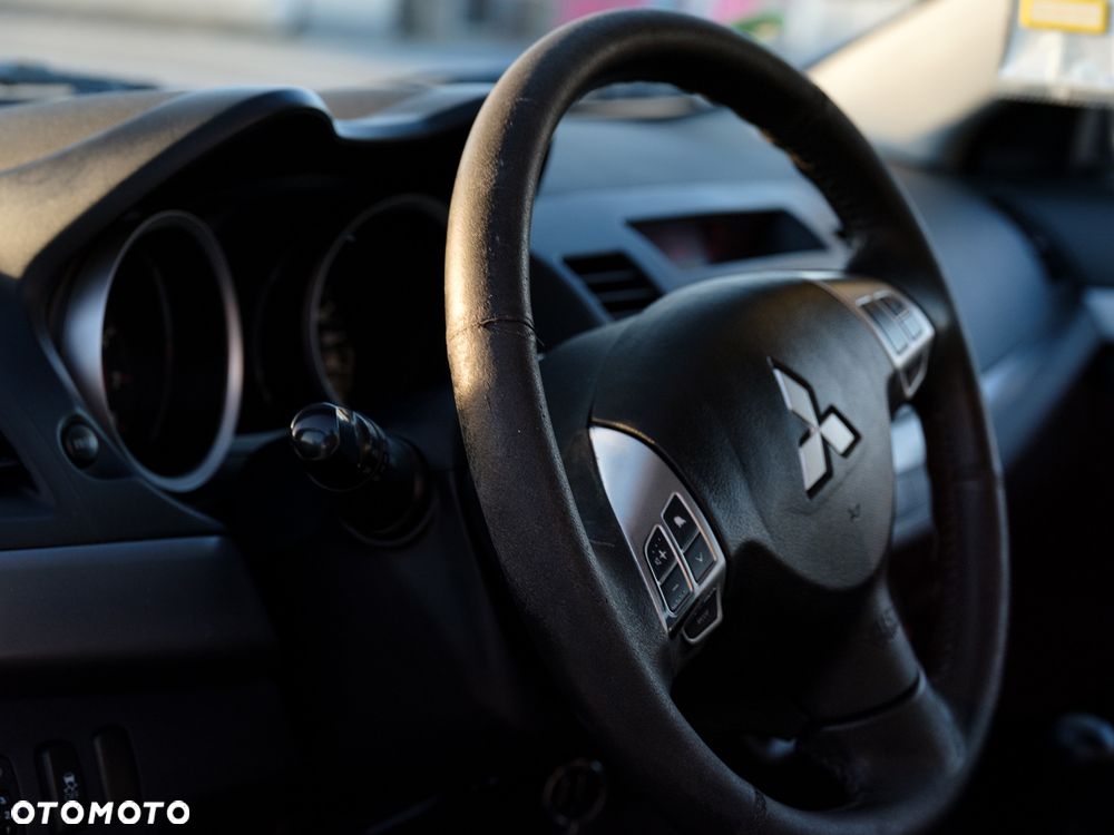 Mitsubishi Lancer 1.8 Invite - 34