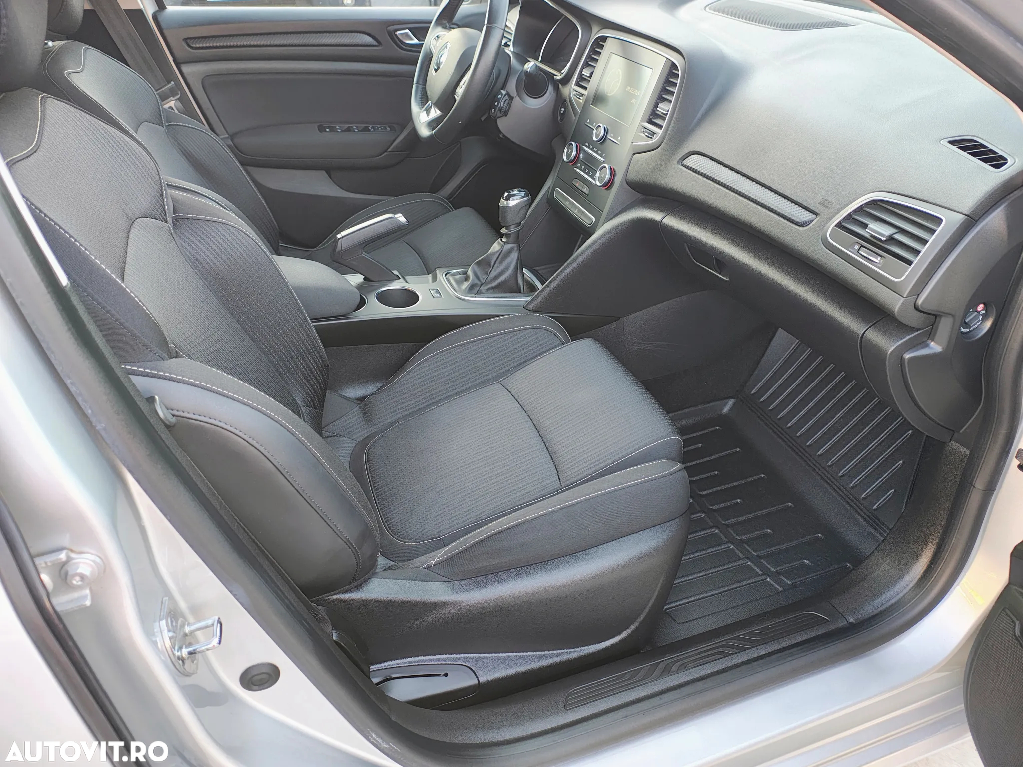 Renault Megane BLUE dCi Business - 22