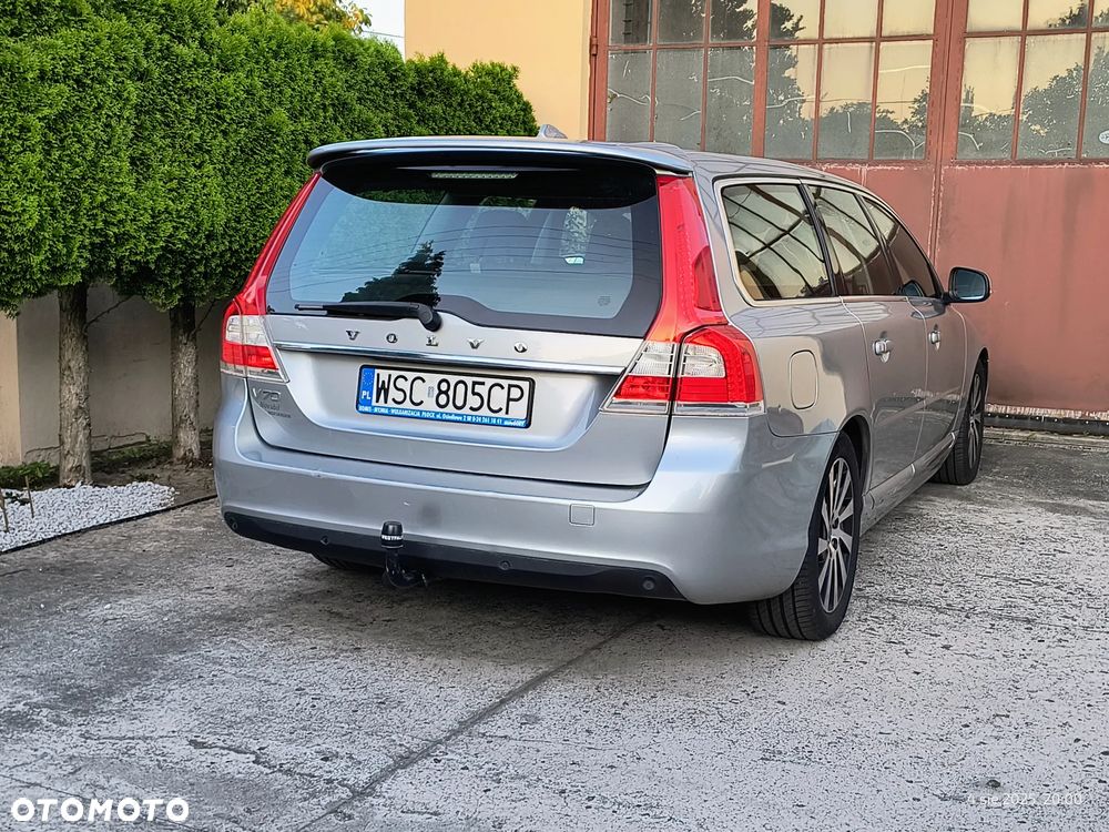 Volvo V70 D2 Momentum - 19