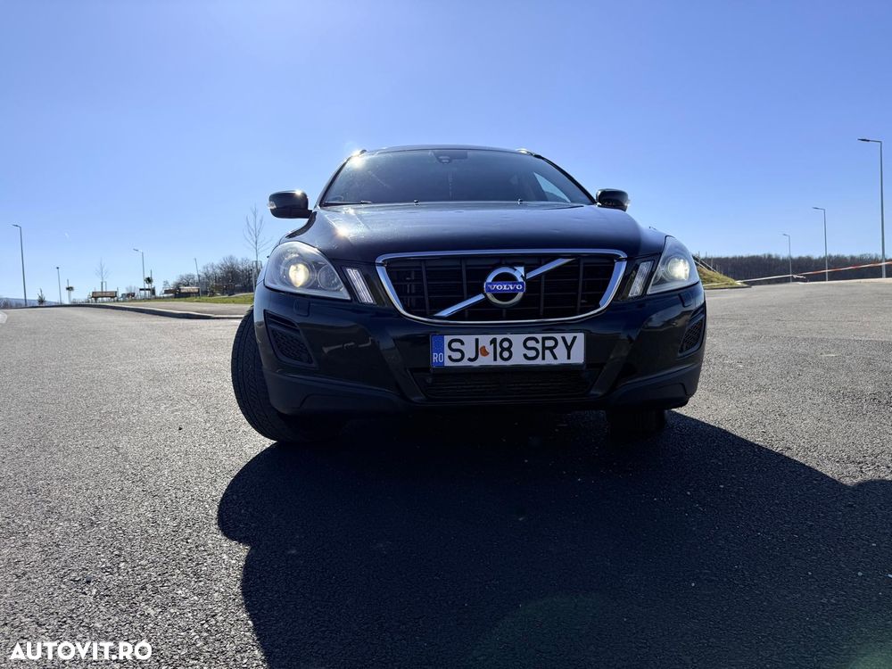 Volvo XC 60 D3 AWD Aut. Momentum - 8