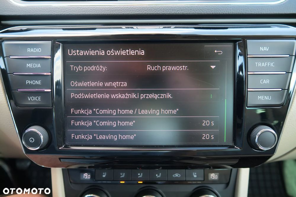 Skoda Superb 2.0 TDI L&K - 29