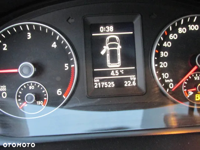 Volkswagen Touran 1.6 TDI DPF BlueMotion Technology Life - 16