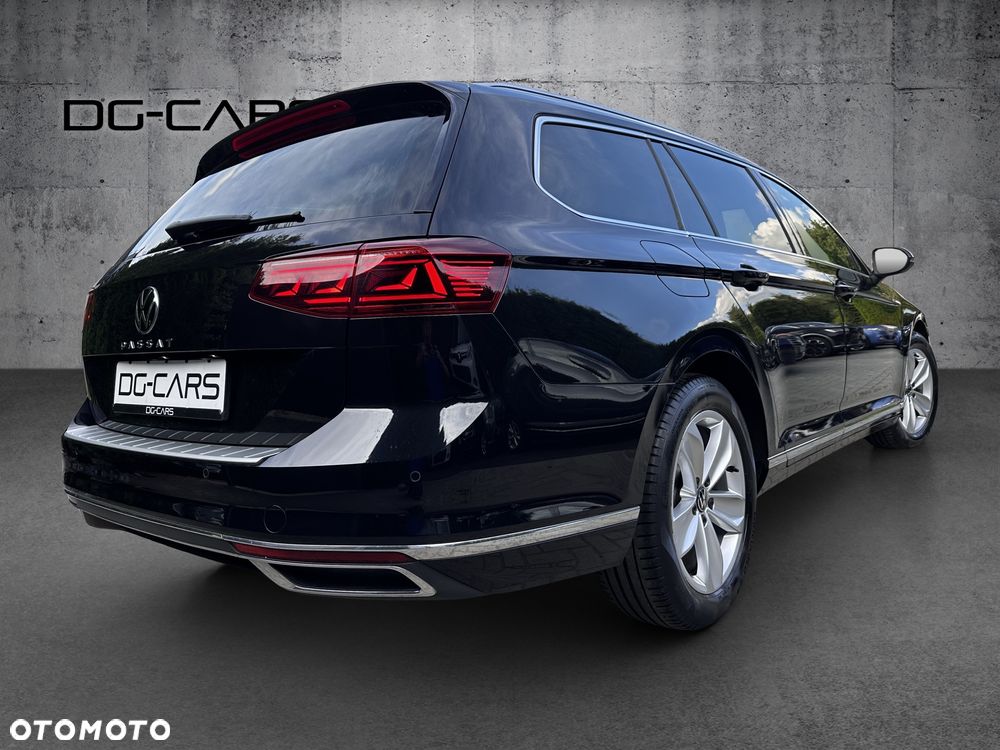 Volkswagen Passat Variant 2.0 TDI SCR DSG Elegance - 4