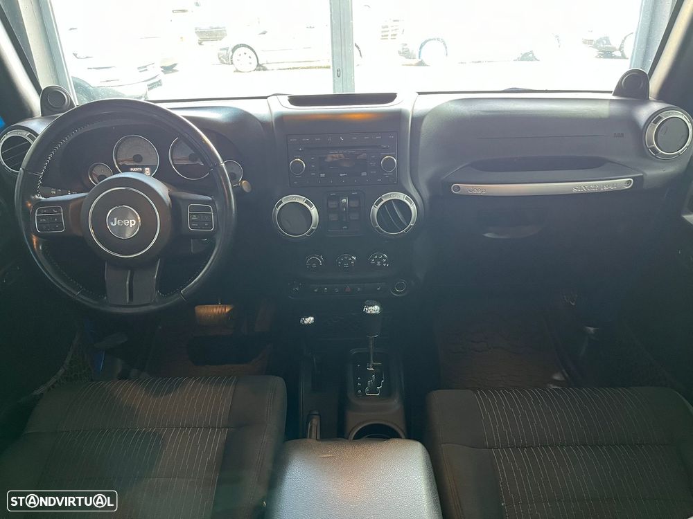 Jeep Wrangler Unlimited 2.8 CRD DPF Auto Sport - 10