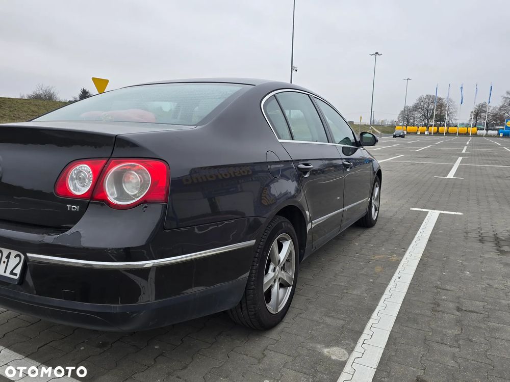 Volkswagen Passat 1.9 TDI Comfortline - 5