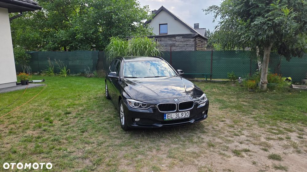 BMW Seria 3 320d xDrive - 2