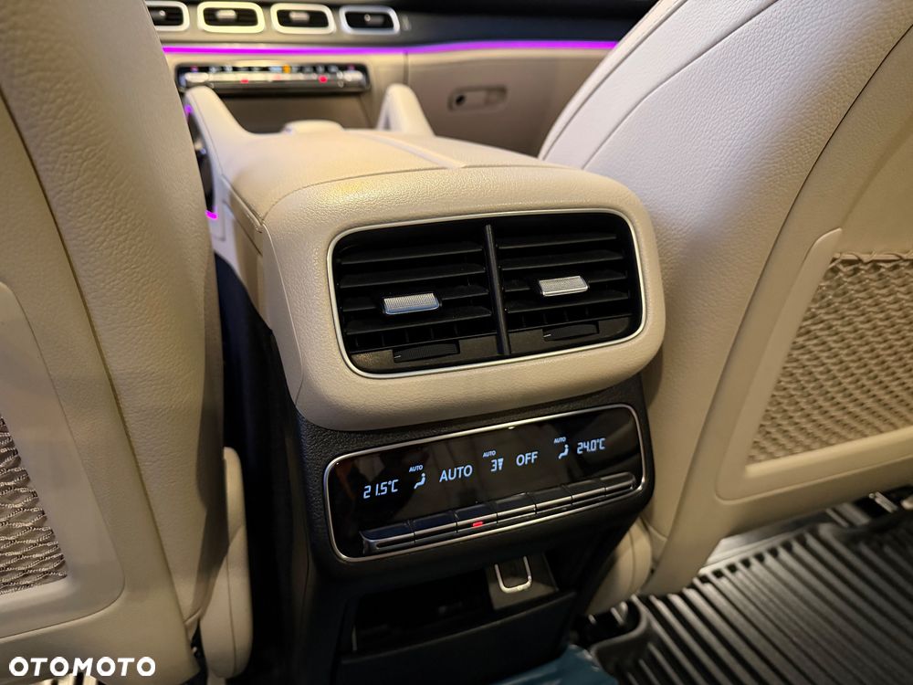 Mercedes-Benz GLS - 28