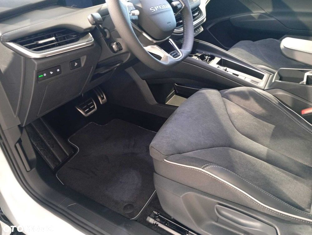Skoda Elroq 60 63kWh Sportline - 18