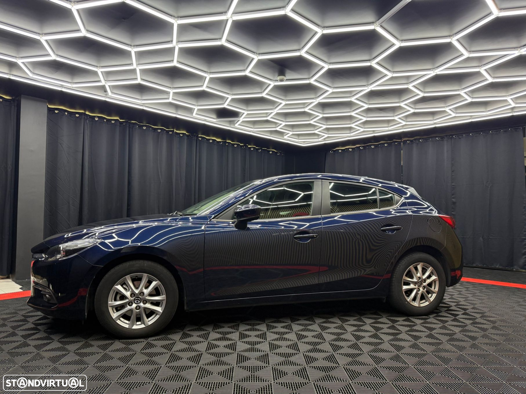 Mazda 3 1.5 Sky-D Excellence Navi - 11