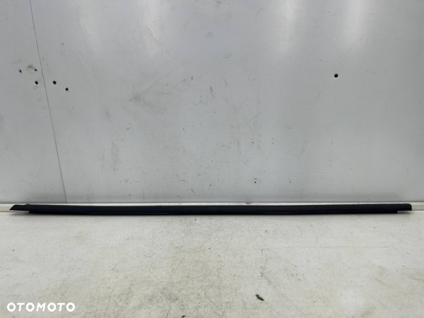 Listwa Vw Tiguan II Allspace 5na Tarraco 16r.-  LEWA przednia listwa zgarniająca zewnętrzna drzwi