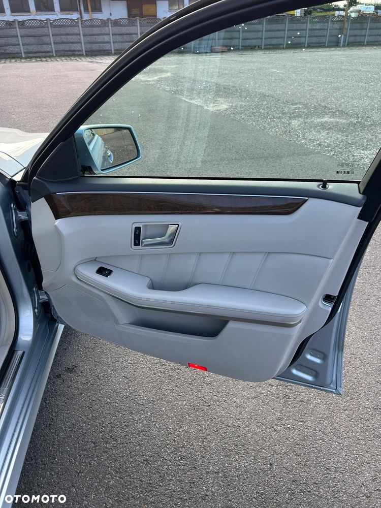 Mercedes-Benz Klasa E 250 CDI 7G-TRONIC Elegance - 20