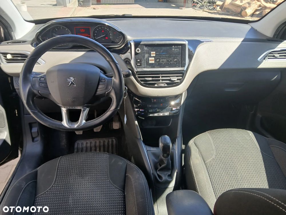 Peugeot 208 BlueHDi 100 Allure Pack - 10