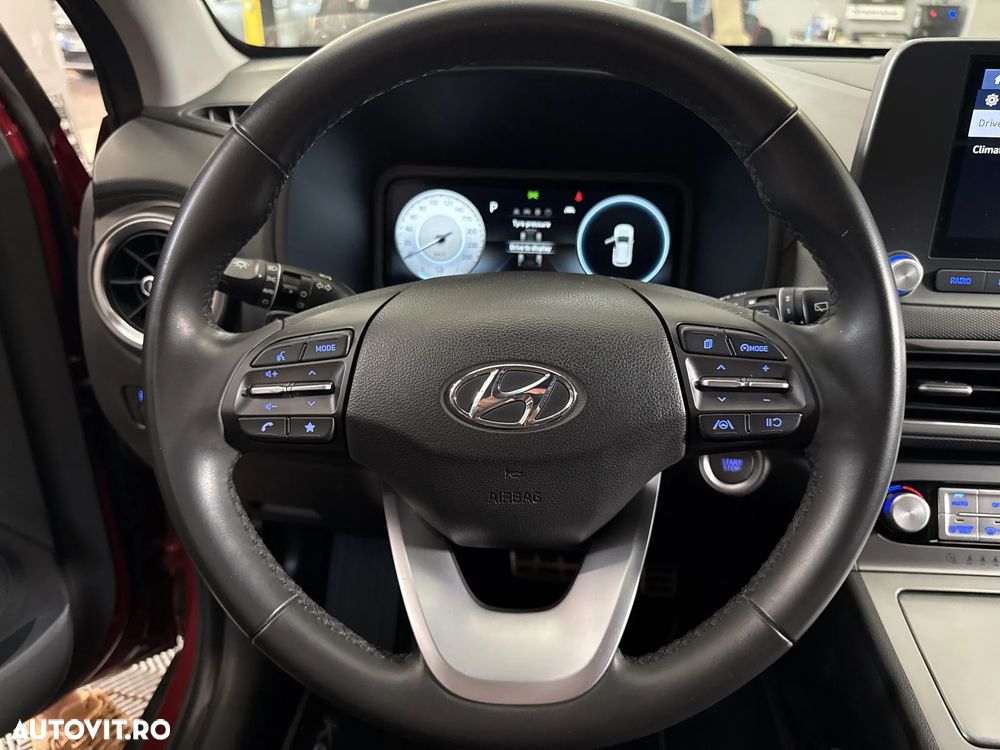 Hyundai KONA - 17