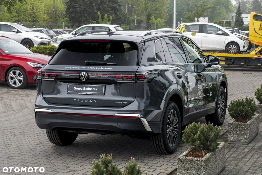 Volkswagen Tiguan - 9