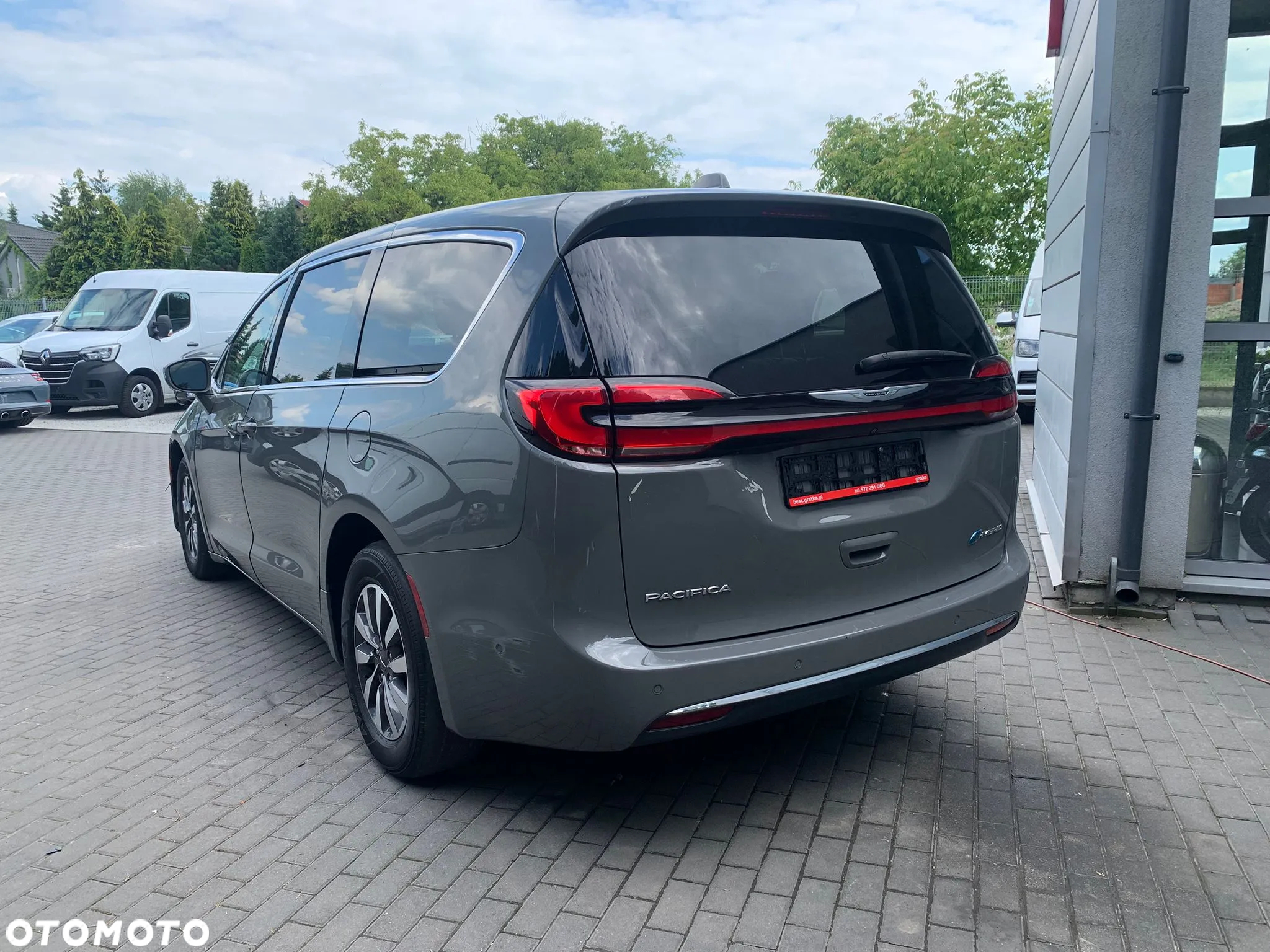 Chrysler Pacifica - 10