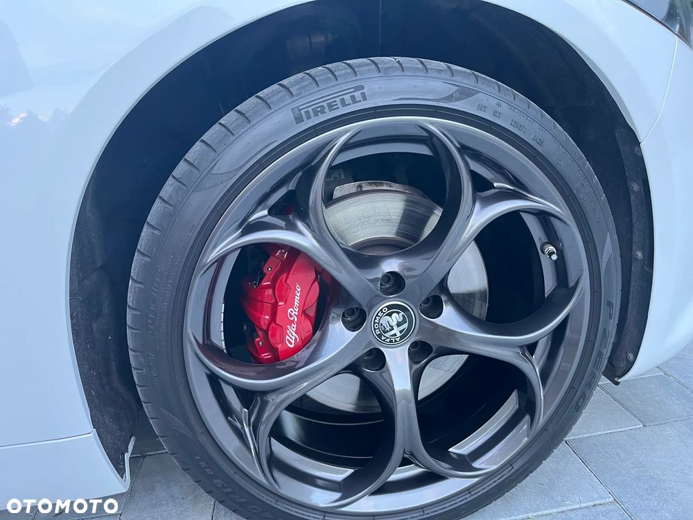 Alfa Romeo Giulia 2.0 Turbo Veloce Q4 - 24