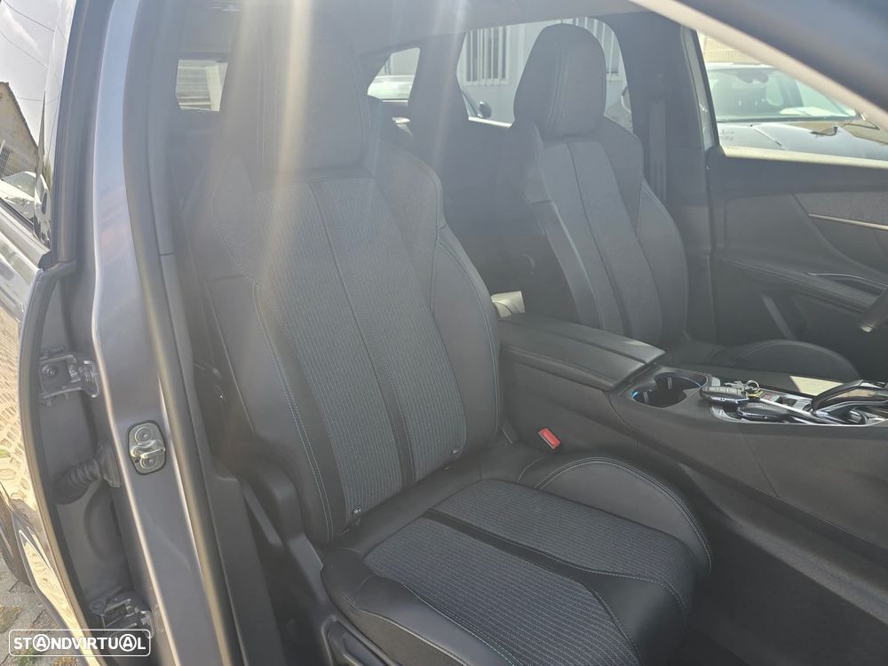 Peugeot 3008 BlueHDi 130 Stop & Start EAT8 Allure - 21