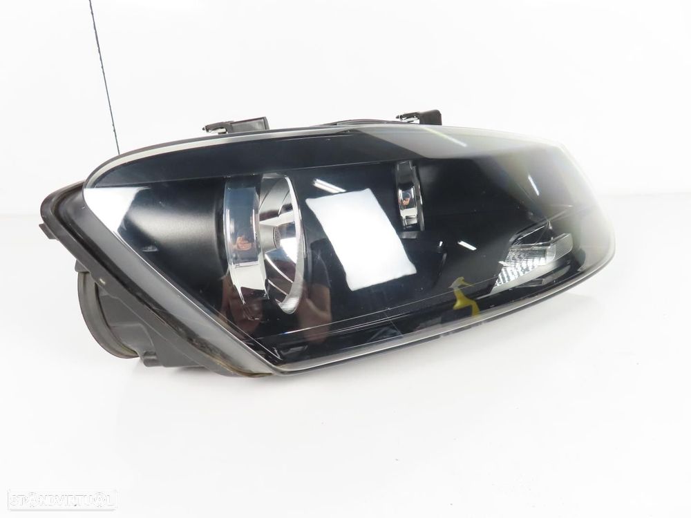 Farol normal Direito/Frente Usado VW POLO (6R1, 6C1) 1EE247051-10 - 3